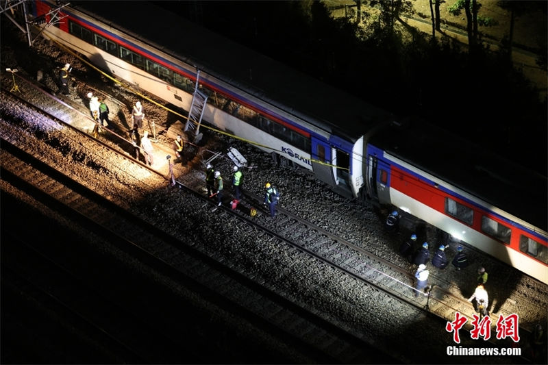 Coreia do Sul: trem de passageiros descarrila e deixa mais de 30 feridos