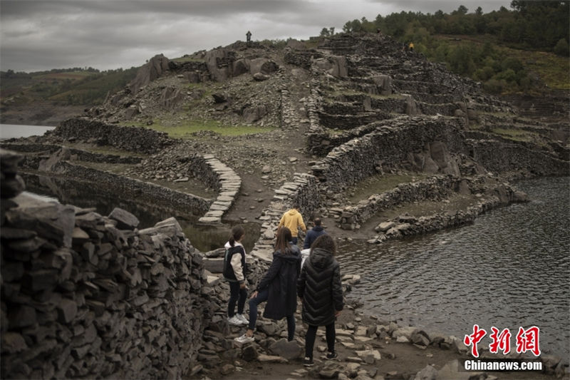 Espanha: restos submersos de Castro Candaz do período romano é exposto à seca