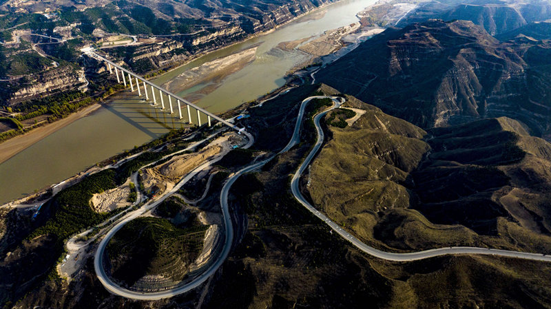 Shanxi: paisagem ao longo da rodovia turística Nº1 do rio Amarelo