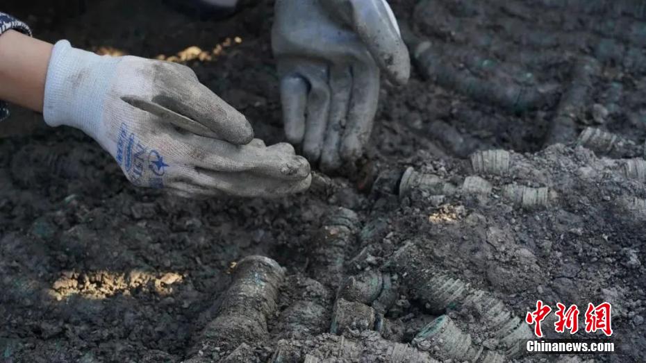 Jiangsu: desenterrado um lote das moedas das dinastias Tang e Song no leste da China