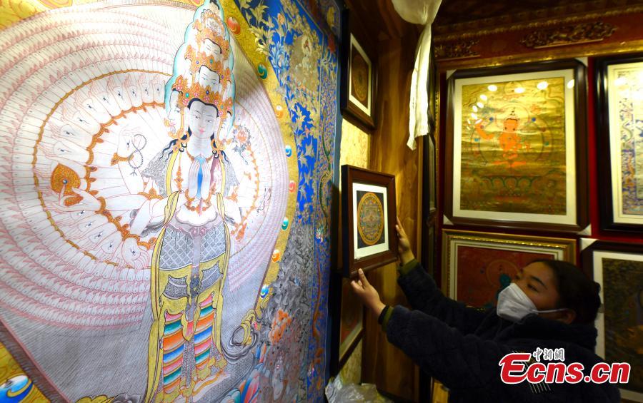 Lojas de pinturas de Thangka em Lhasa reabrem