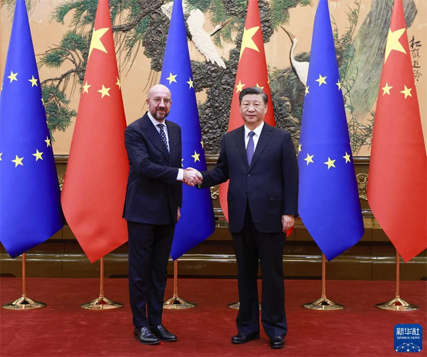 Xi Jinping realiza conversações com presidente do Conselho Europeu