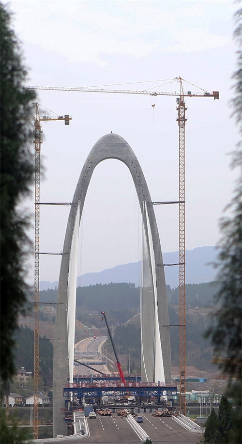 Sichuan acelera construção da ponte Baiyanba sobre rio Jialing