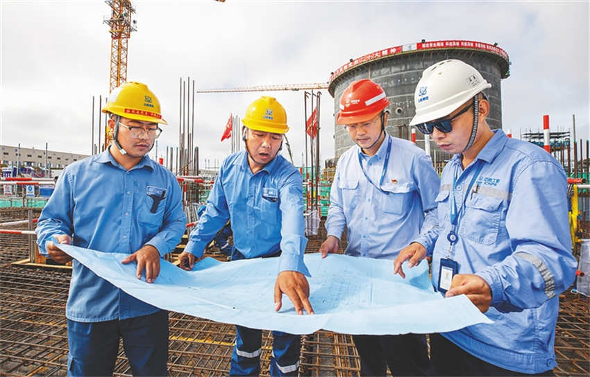 China inicia instalação de pequeno reator modular terrestre em ilha nuclear