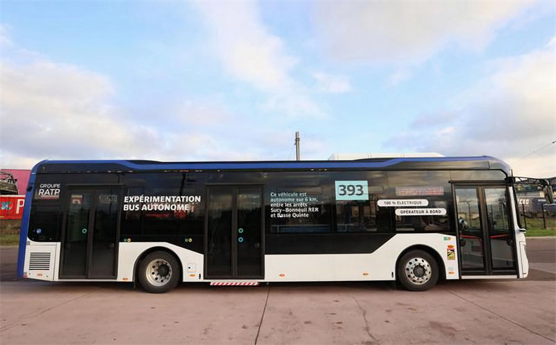 Ônibus autônomo criado por empresa chinesa entrará em funcionamento na França