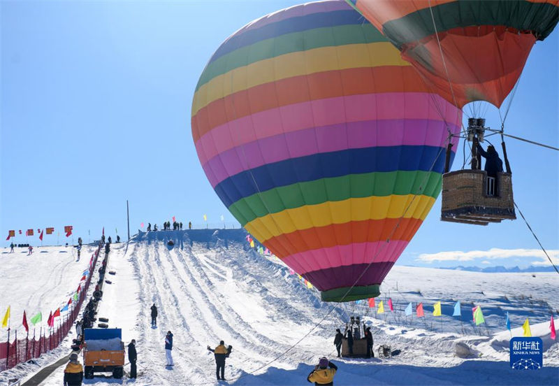 Xinjiang: carnaval de turismo de gelo e neve é inaugurado