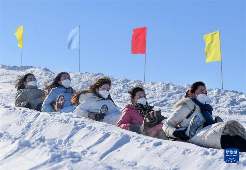 Xinjiang: carnaval de turismo de gelo e neve é inaugurado