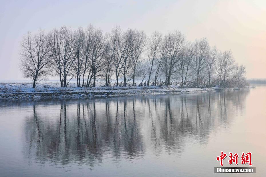 Xinjiang: rio Künes parece pintura de inverno