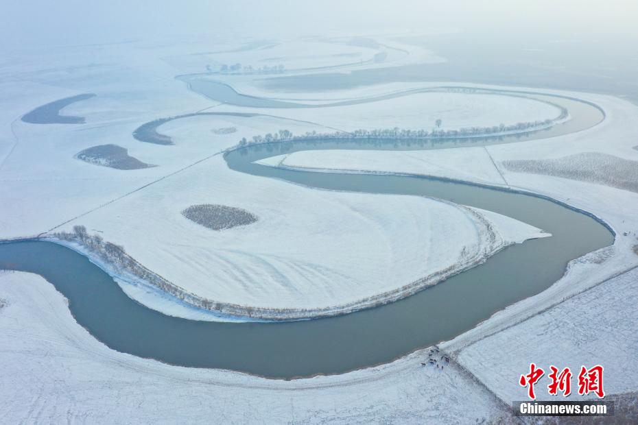 Xinjiang: rio Künes parece pintura de inverno