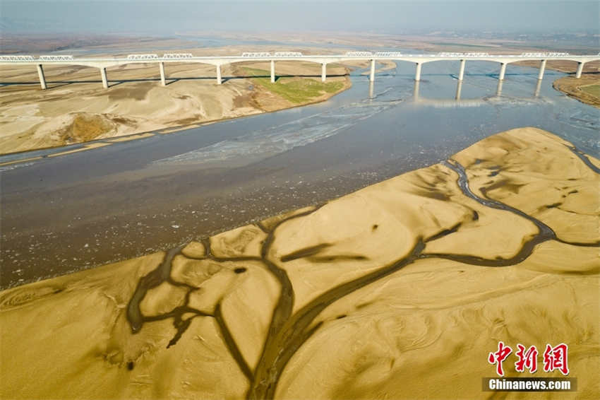 Galeria: paisagem única do rio Amarelo no inverno