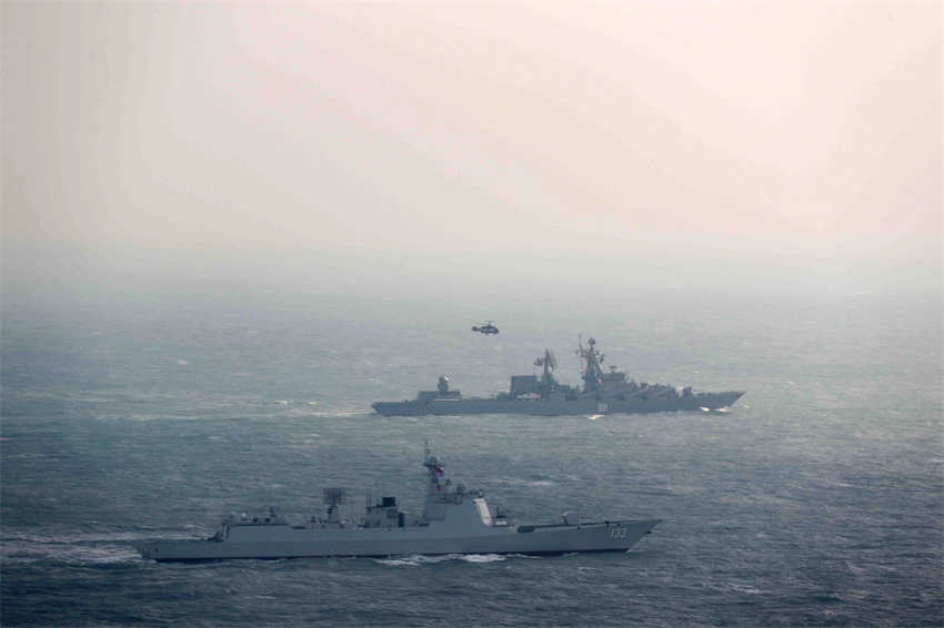 China e Rússia realizam exercício naval conjunto