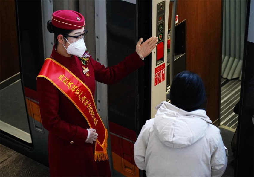 Ferrovia de alta velocidade Beijing-Guangzhou lidou com 1,69 bilhão de viagens de passageiros em 10 anos