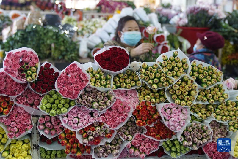 Mercados de flores estão animados com aproximação do Ano Novo