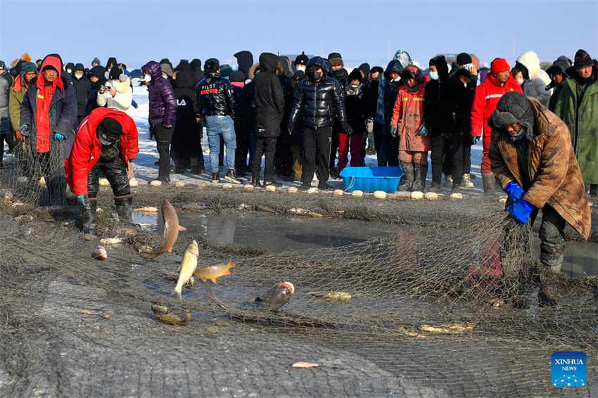 Festival de pesca de inverno começa no nordeste da China