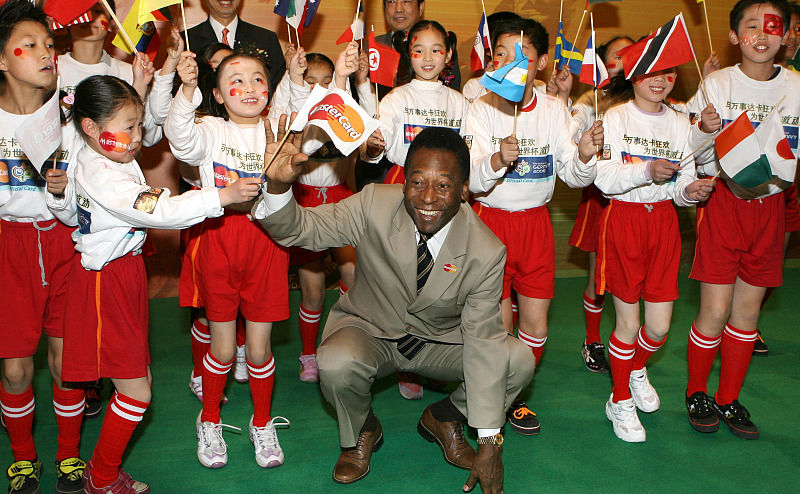 Pelé visitou a China várias vezes durante sua vida