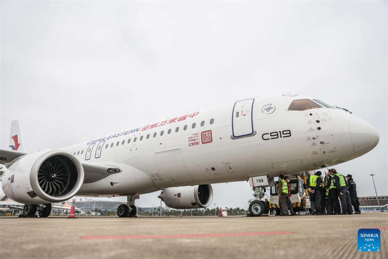 Jato C919 da China aterrissa no Aeroporto Internacional de Meilan em Haikou como etapa de validação