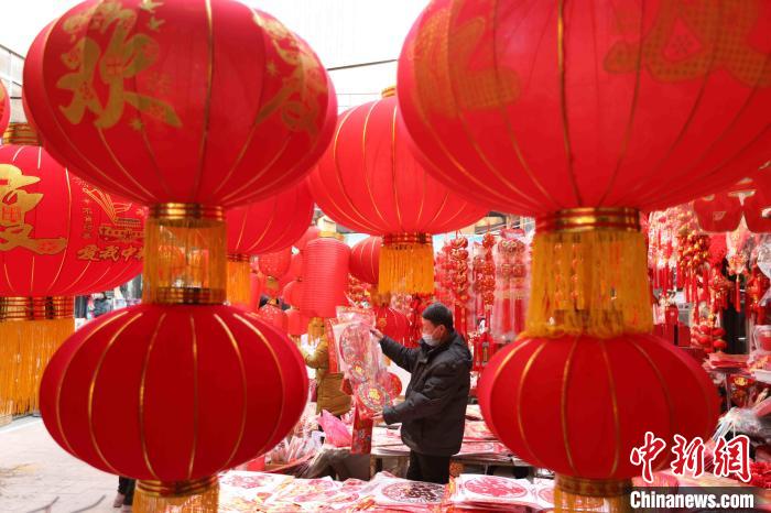 Ornamentos para Ano Novo Chinês são populares entre consumidores de Shandong