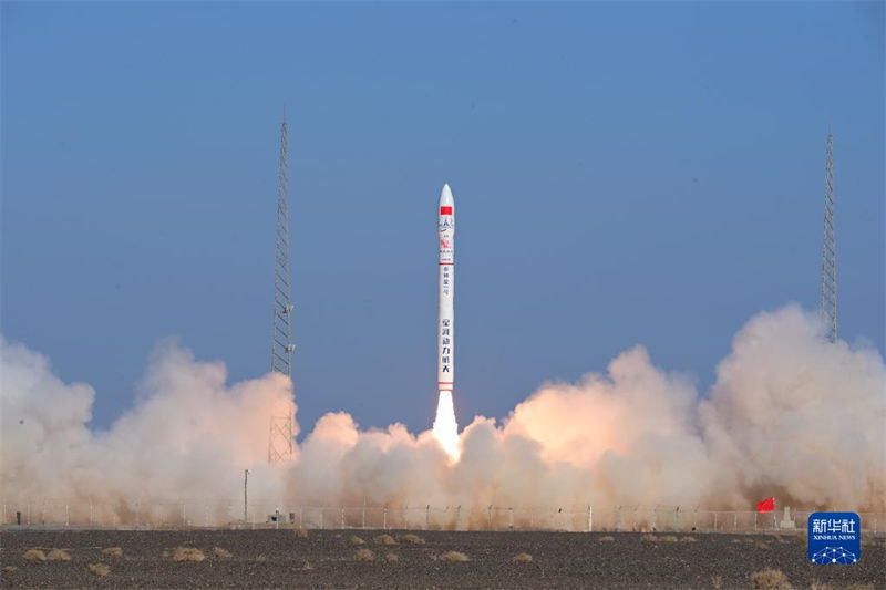 Foguete comercial chinês lança cinco satélites