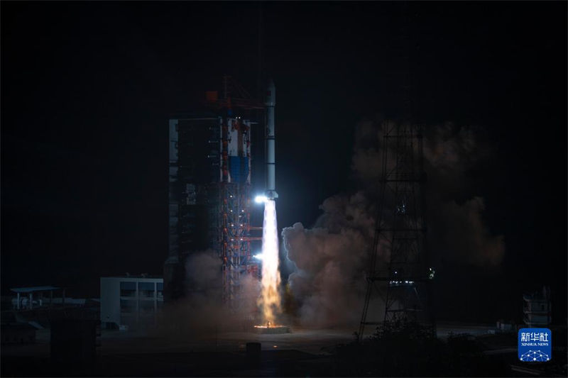 China lança novo satélite de telecomunicações com sucesso