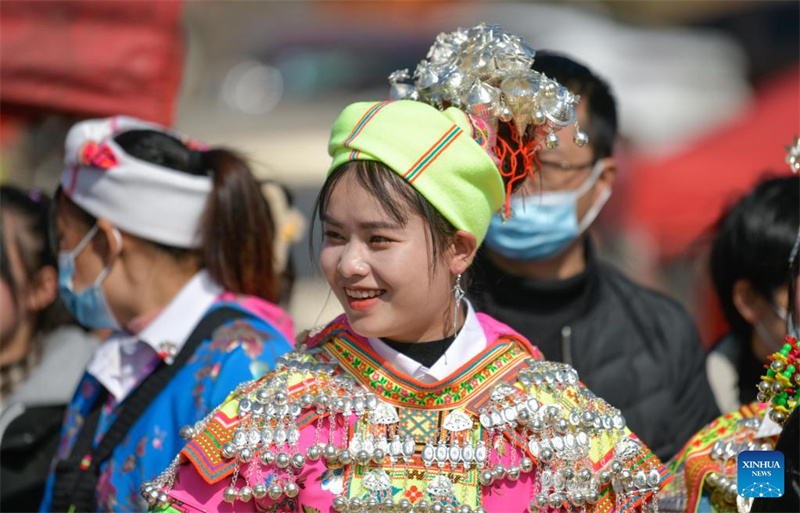 Povo Miao participa de atividade de dança tradicional em Guizhou, sudoeste da China