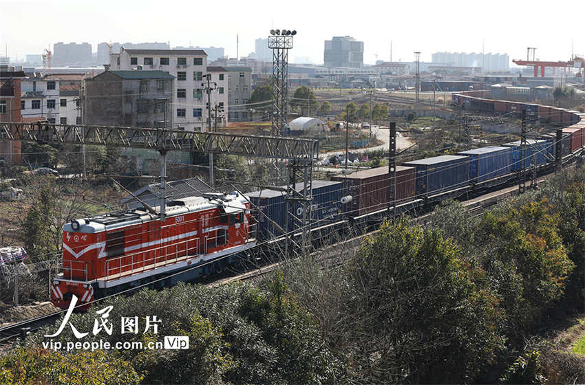 Yiwu: linha ferroviária China-Europa registra aumento de circulação de 172.1%