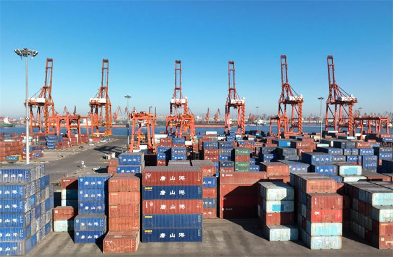 China: movimentação de mercadorias no porto de Tangshan ascende ao segundo lugar mundial