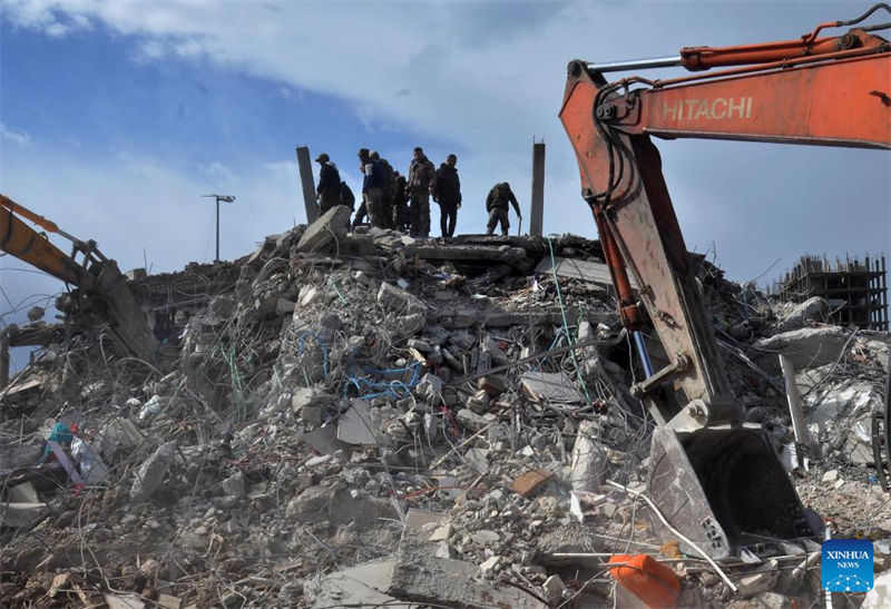 Mortes na Turquia e Síria excedem 6.000 com apelos crescentes para que as sanções dos EUA à Síria sejam suspensas