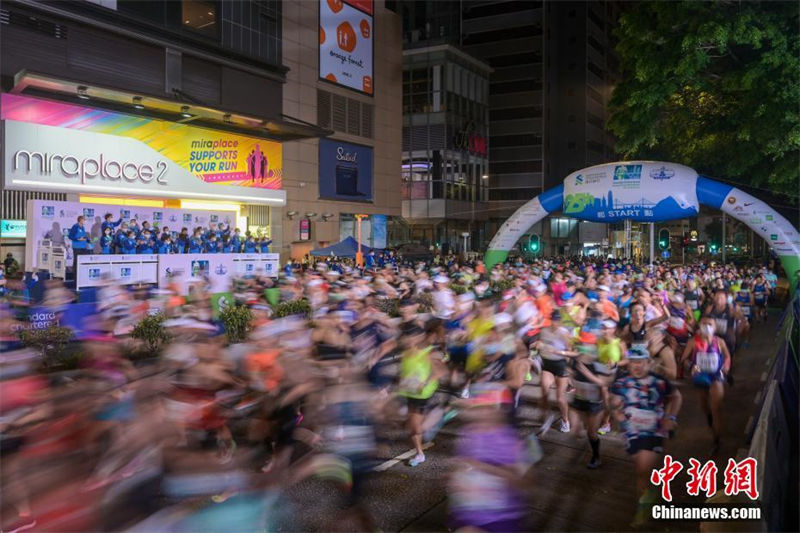 25ª Maratona Standard Chartered Hong Kong é iniciada com mais participantes