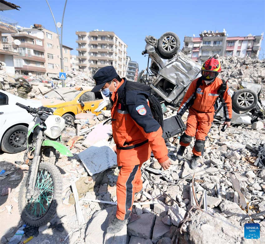 Sismo na Turquia: uma semana depois, número de mortes supera 31.000