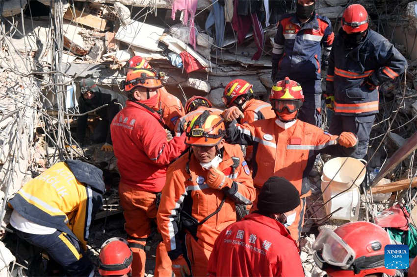 Sismo na Turquia: uma semana depois, número de mortes supera 31.000