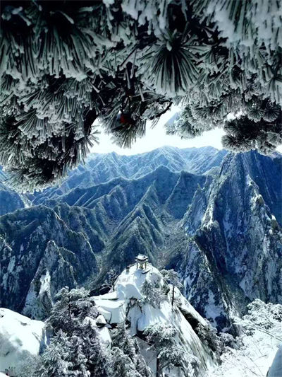 Galeria: majestosa beleza do monte Huashan após queda de neve