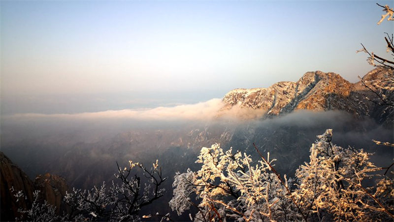 Galeria: majestosa beleza do monte Huashan após queda de neve