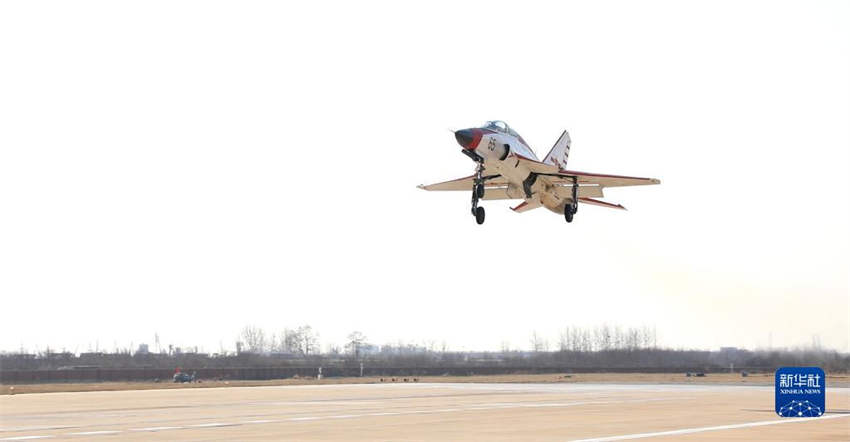 Marinha chinesa recrutará pilotos cadetes femininos para aeronaves transportadoras 