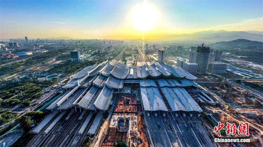 Claraboia inteligente é revelada na estação ferroviária do norte de Xiamen