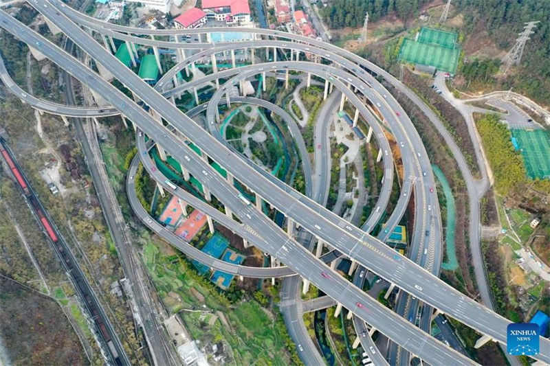 Galeria: complexo de viadutos em Qianchun no sudoeste da China