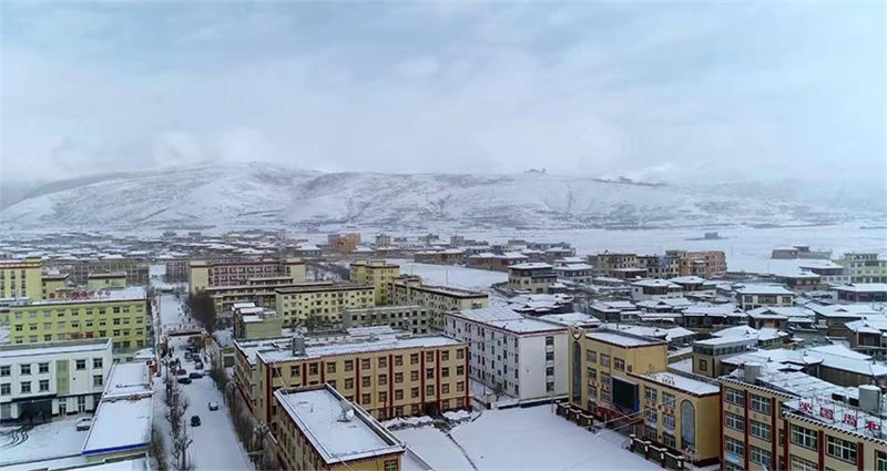 Galeria: neve da primavera decora cidade no sudoeste da China