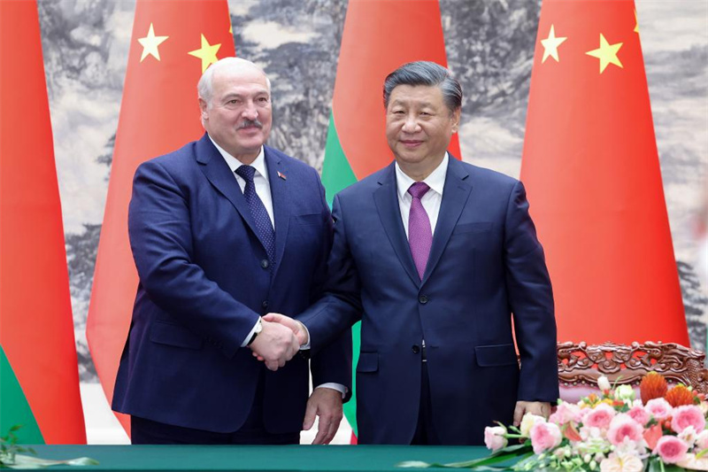 Presidentes da China e da Bielorrússia se reúnem em Beijing