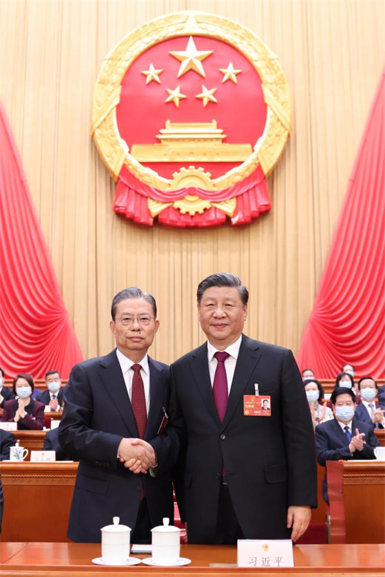 Xi Jinping é eleito presidente chinês e presidente da CMC da RPC por unanimidade