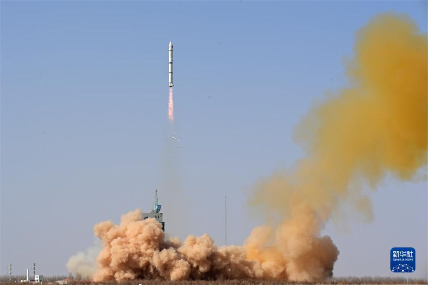 China lança novo satélite com sucesso