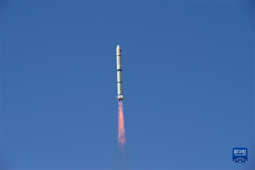 China lança novo satélite com sucesso