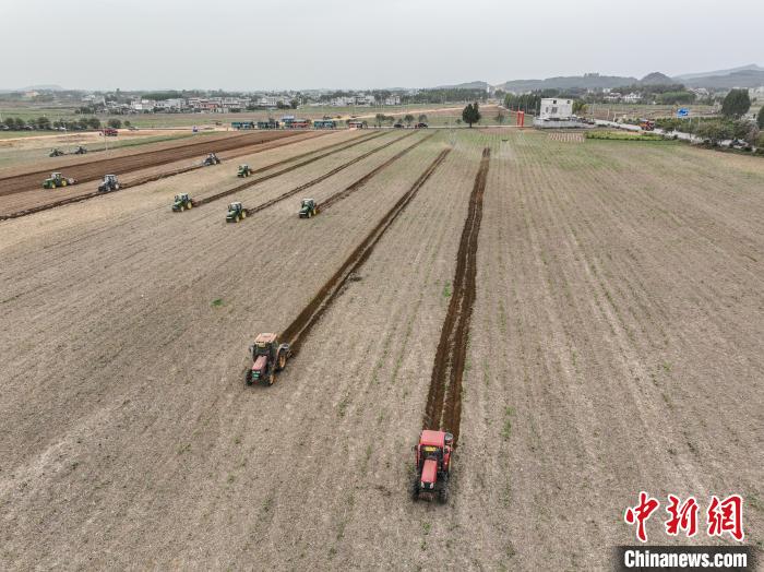 Lavoura da primavera decorre no sul da China