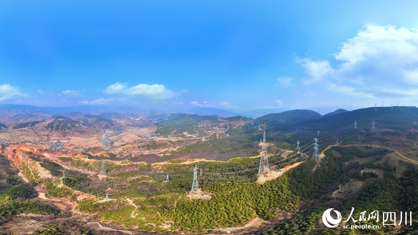 Concluída torre de transmissão de eletricidade mais alta em Sichuan