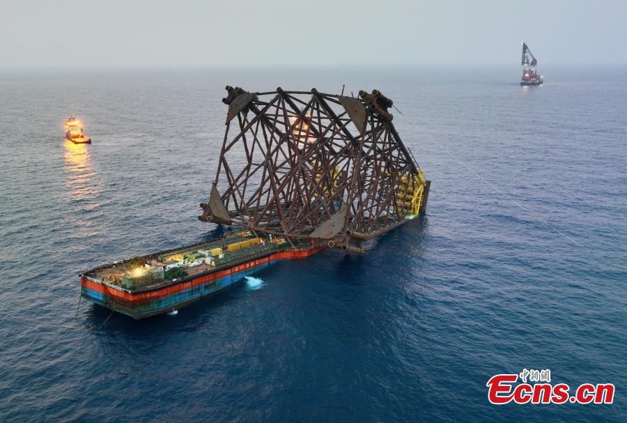 Galeria: plataforma petrolífera Enping 20-4 em construção no mar da China Meridional