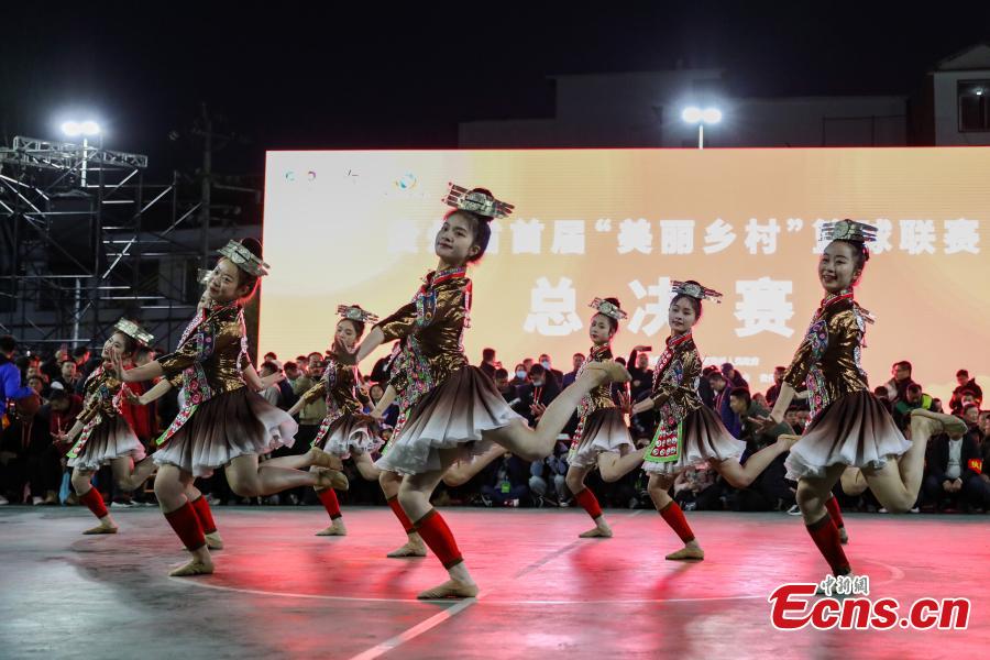 Finais de basquete rural ganham popularidade em Guizhou