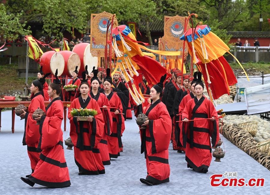 Galeria: Festival de Liberação de Água realizado em Sichuan