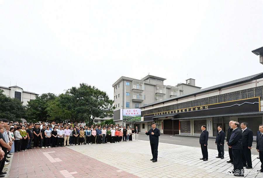 Xi Jinping inspeciona cidade de Maoming, no sul da China