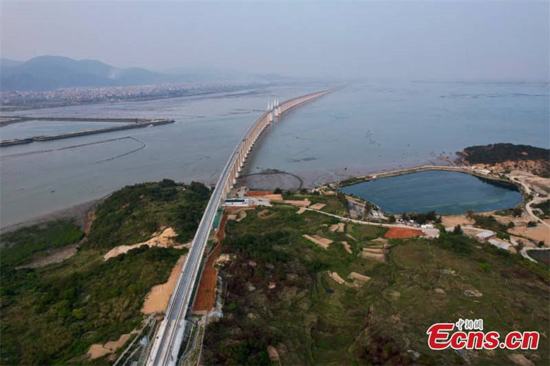 Ponte transversal da Baía de Meizhou em Fujian