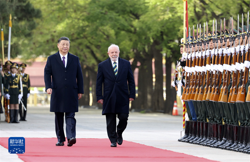 Presidentes chinês e brasileiro realizam conversas