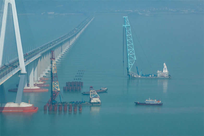 Construção de ponte transfronteiriça em Zhejiang segue em andamento