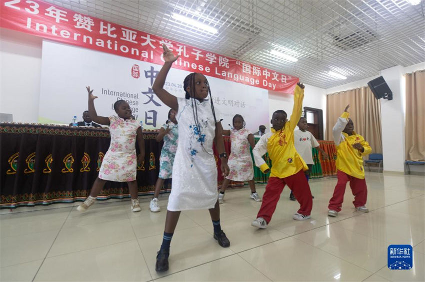 Dia da Língua Chinesa da ONU celebrado em muitos países